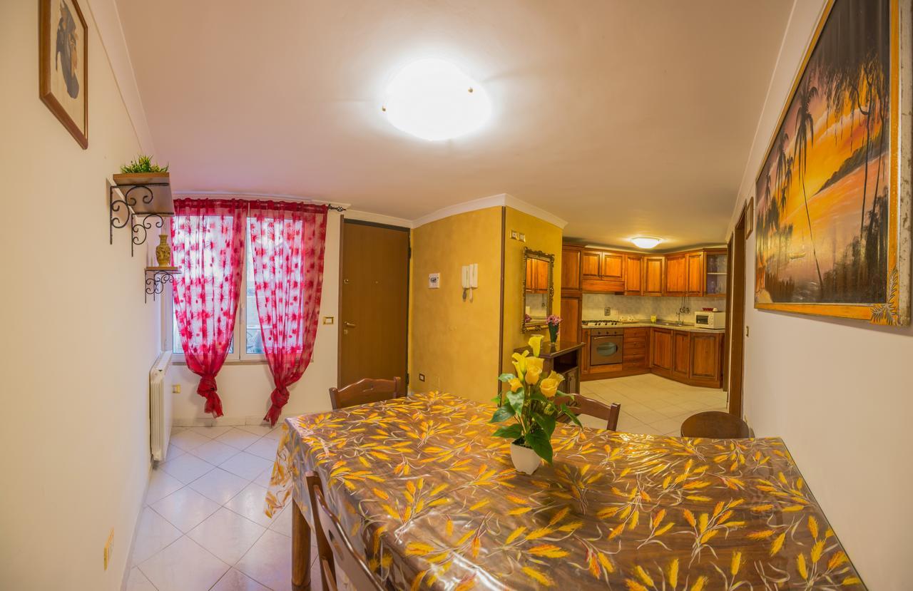 Отель Hillary House Фьюмичино Экстерьер фото